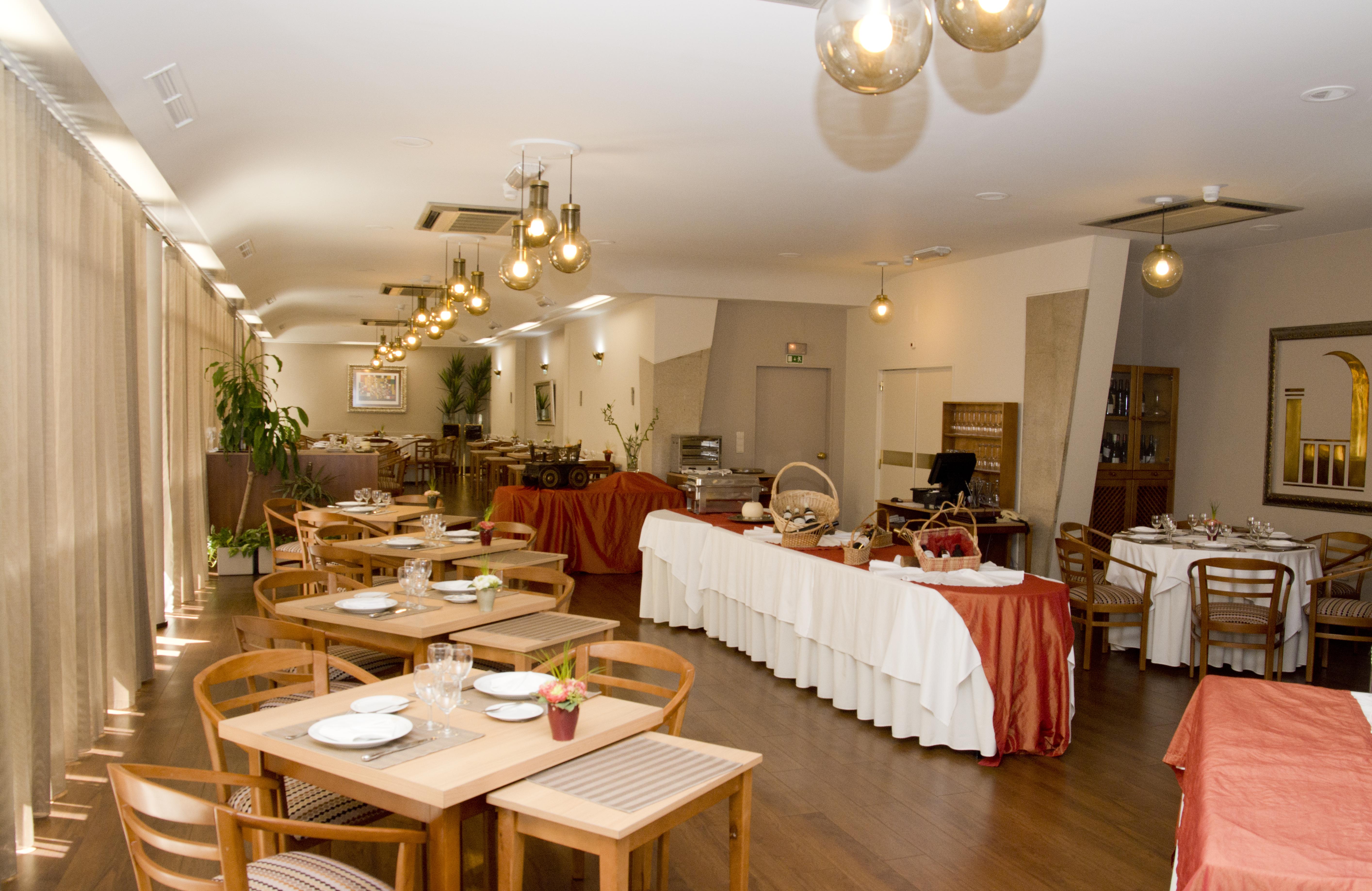 Hotel Rainha D. Amelia, Arts & Leisure Кастело Бранко Екстериор снимка